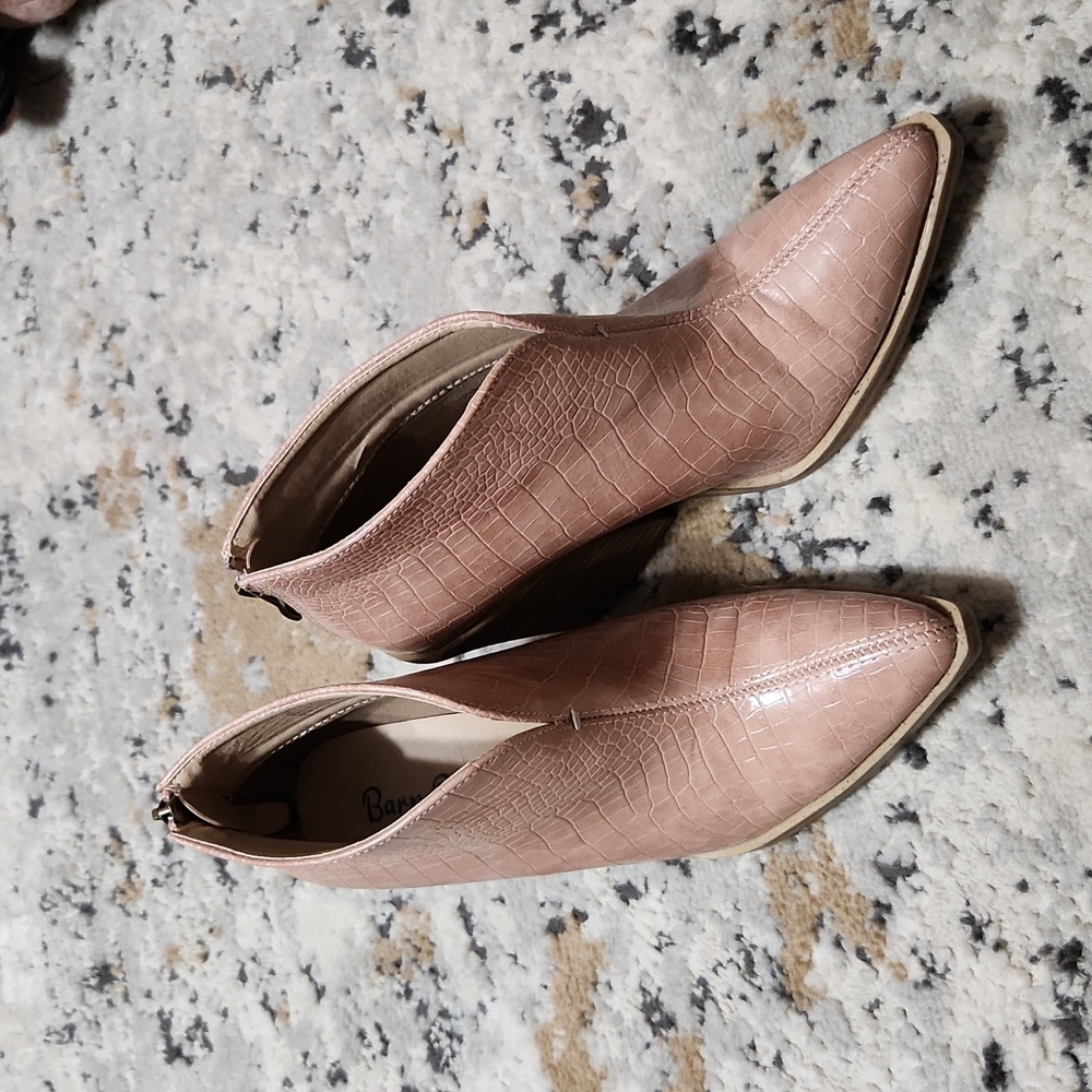 Barn Babe pink ankle boots EUC